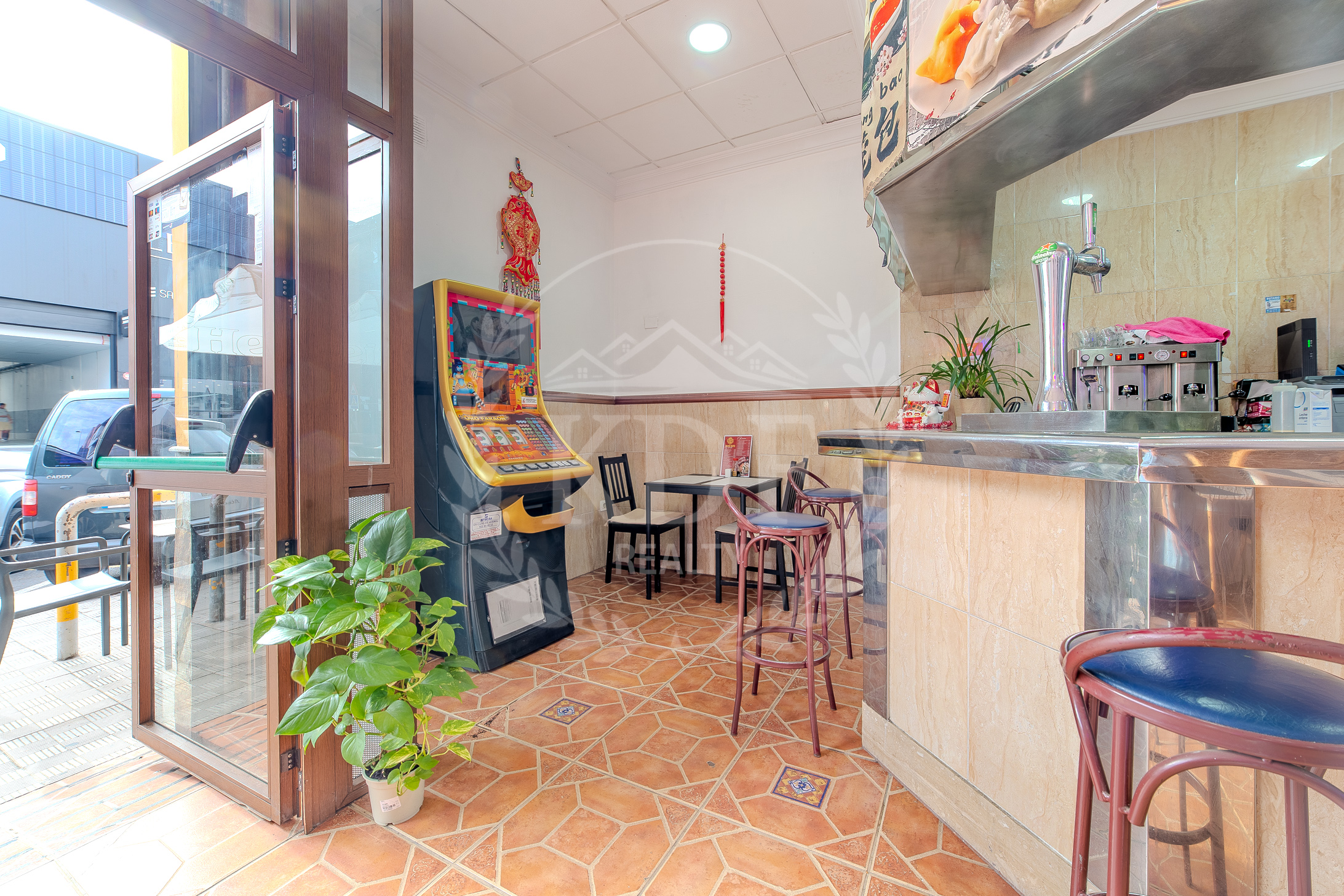 TRASPASO DE BAR-RESTAURANTE EN AVENIDA EL PASO, LOS MAJUELOS