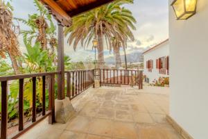 CHALET INDEPENDIENTE CON JARDÍN EN ARAFO