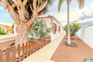 CHALET INDEPENDIENTE CON JARDÍN EN ARAFO