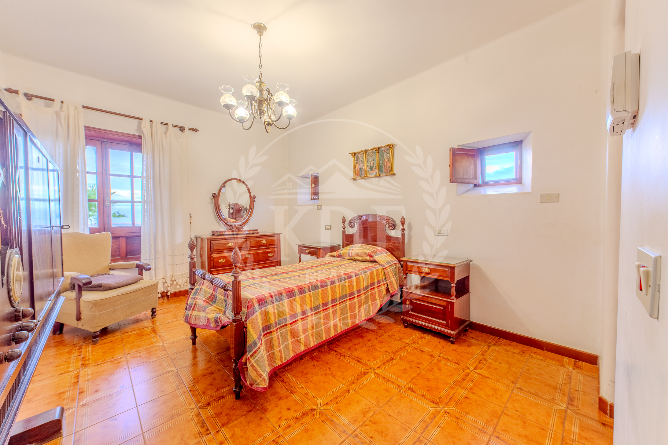CHALET INDEPENDIENTE CON JARDÍN EN ARAFO
