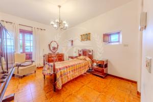 CHALET INDEPENDIENTE CON JARDÍN EN ARAFO