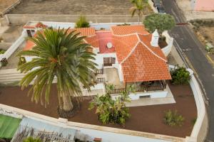CHALET INDEPENDIENTE CON JARDÍN EN ARAFO