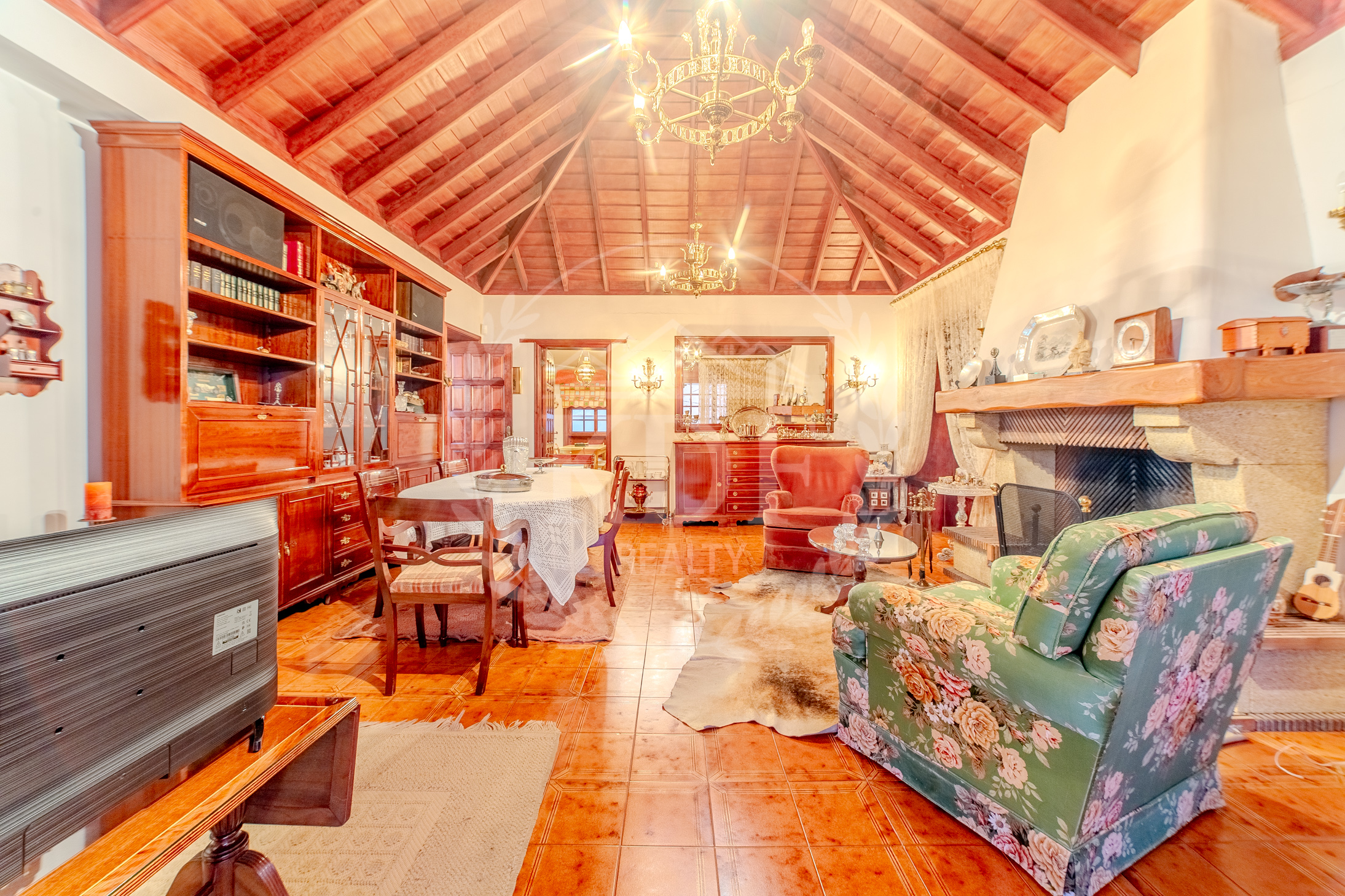 CHALET INDEPENDIENTE CON JARDÍN EN ARAFO