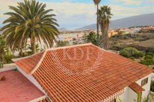 CHALET INDEPENDIENTE CON JARDÍN EN ARAFO