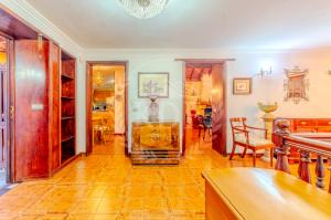CHALET INDEPENDIENTE CON JARDÍN EN ARAFO