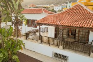 CHALET INDEPENDIENTE CON JARDÍN EN ARAFO