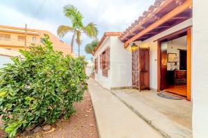 CHALET INDEPENDIENTE CON JARDÍN EN ARAFO
