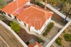 CHALET INDEPENDIENTE CON JARDÍN EN ARAFO