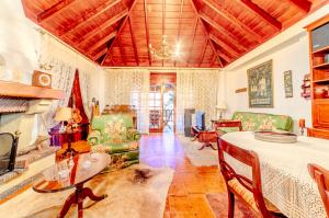 CHALET INDEPENDIENTE CON JARDÍN EN ARAFO