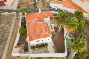 CHALET INDEPENDIENTE CON JARDÍN EN ARAFO