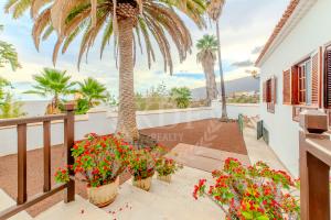 CHALET INDEPENDIENTE CON JARDÍN EN ARAFO