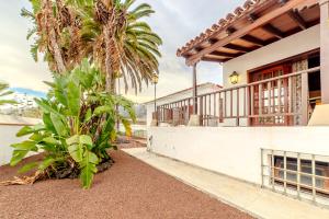 CHALET INDEPENDIENTE CON JARDÍN EN ARAFO