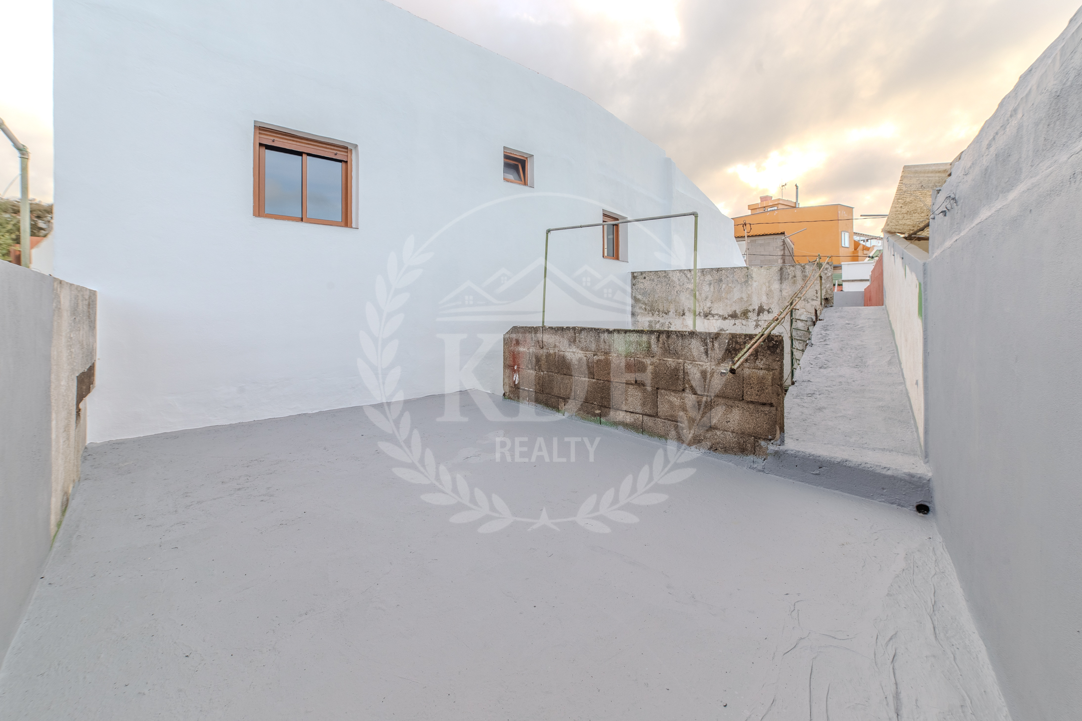 ADOSADO A REFORMAR CON POTENCIAL EN EL CHUPADERO – TACORONTE