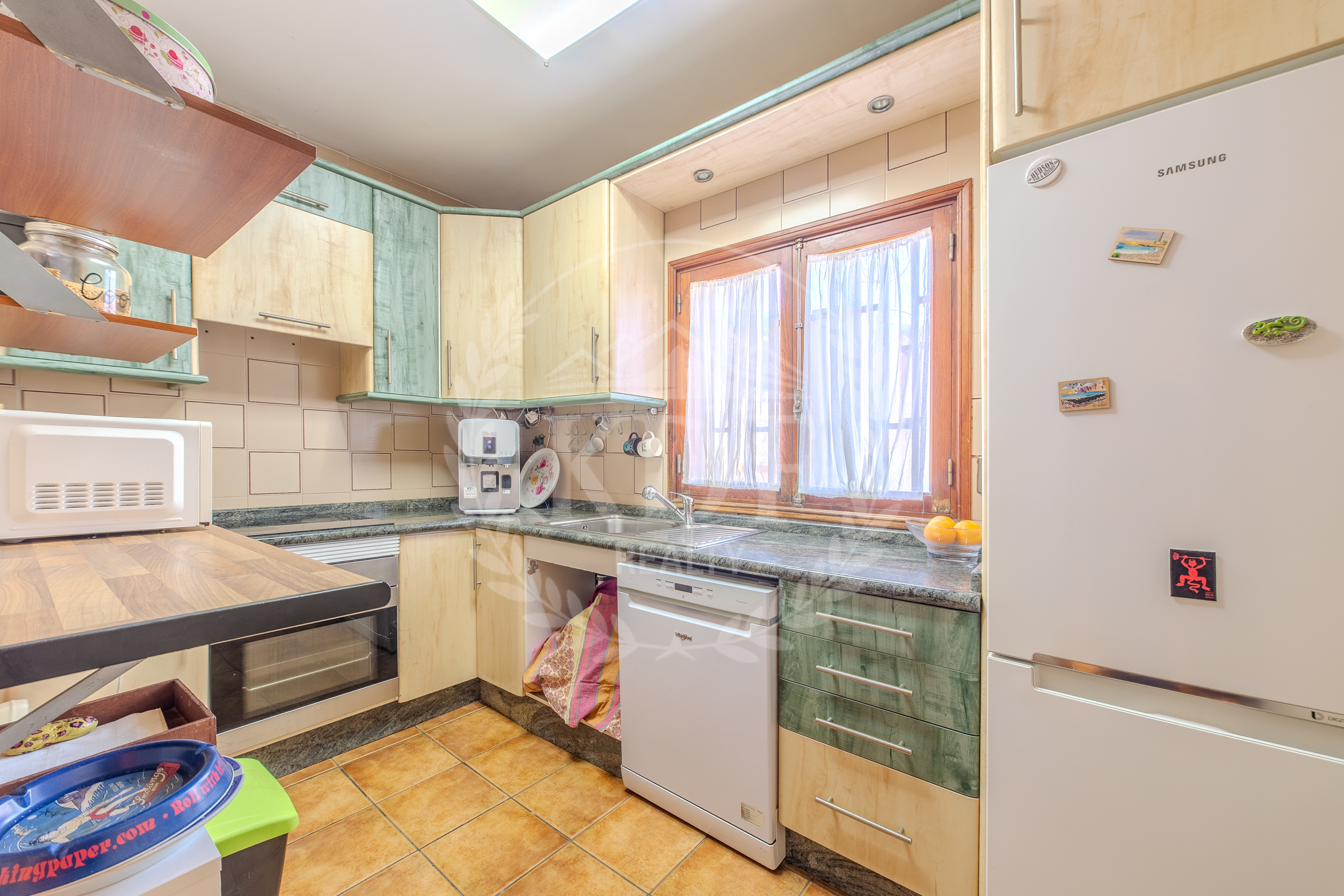 ADOSADO CON AMPLIOS ESPACIOS Y TERRAZAS EN CANDELARIA - KDF REALTY
