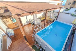 ADOSADO CON AMPLIOS ESPACIOS Y TERRAZAS EN CANDELARIA - KDF REALTY
