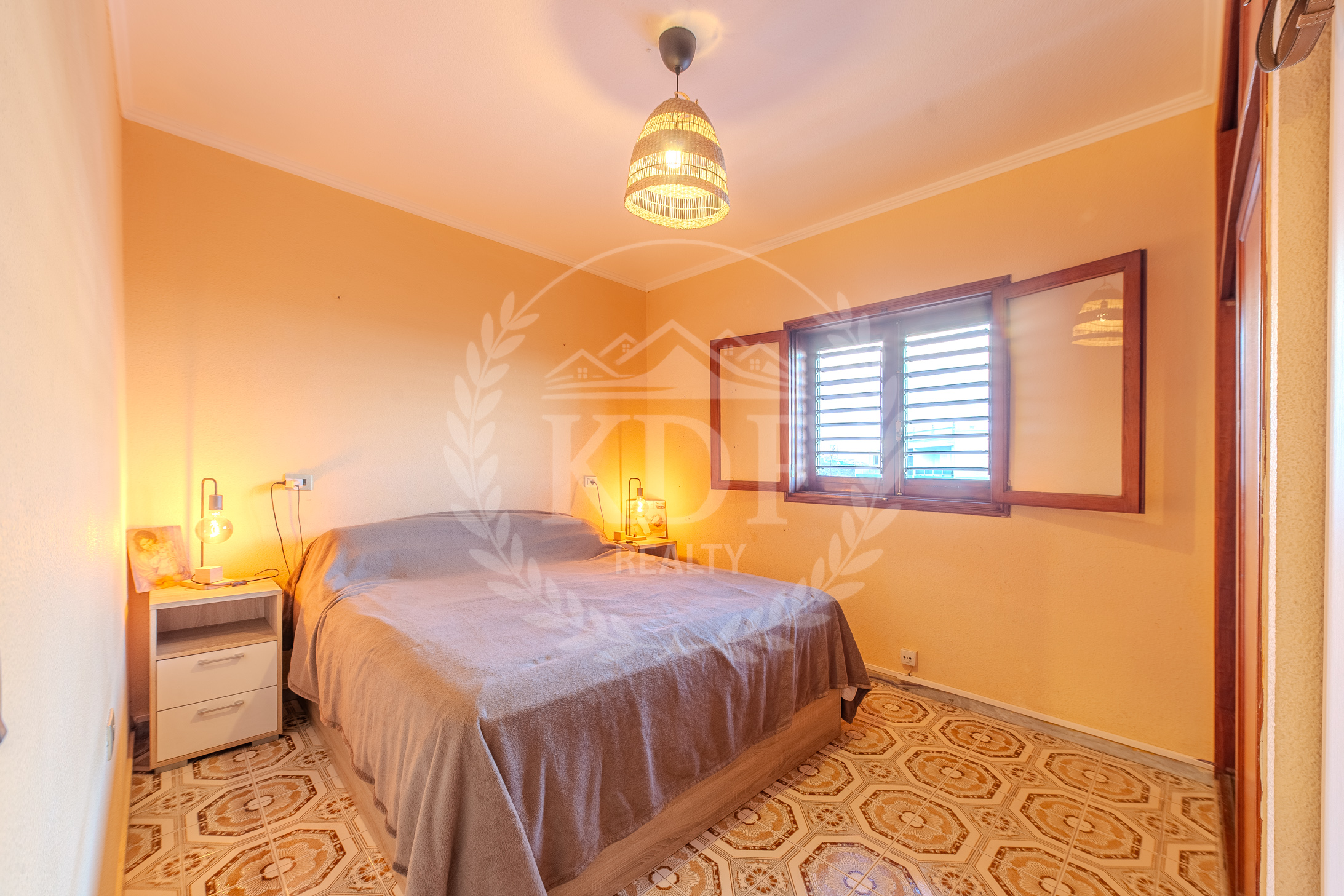 ADOSADO CON AMPLIOS ESPACIOS Y TERRAZAS EN CANDELARIA - KDF REALTY