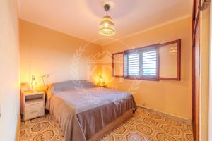 ADOSADO CON AMPLIOS ESPACIOS Y TERRAZAS EN CANDELARIA - KDF REALTY