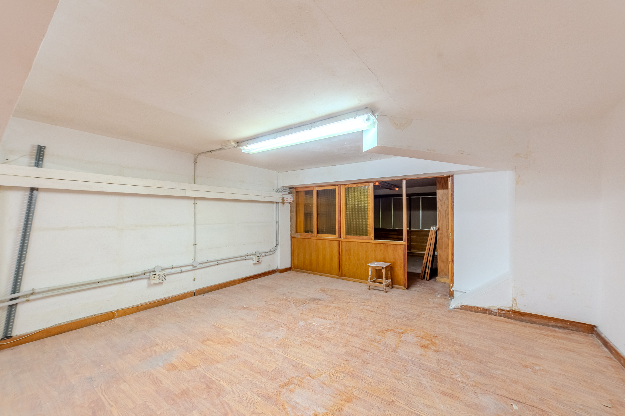 LOCAL COMERCIAL DE 300 M² EN CALLE PORLIER CON OPCIÓN DE DIVISIÓN EN DOS UNIDADES.