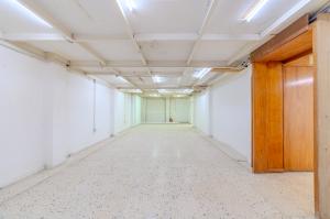 LOCAL COMERCIAL DE 300 M² EN CALLE PORLIER CON OPCIÓN DE DIVISIÓN EN DOS UNIDADES.