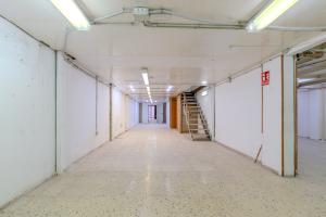 LOCAL COMERCIAL DE 300 M² EN CALLE PORLIER CON OPCIÓN DE DIVISIÓN EN DOS UNIDADES.