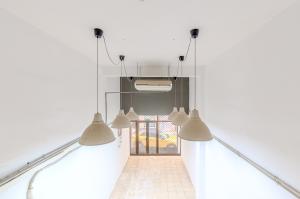 LOCAL COMERCIAL DE 300 M² EN CALLE PORLIER CON OPCIÓN DE DIVISIÓN EN DOS UNIDADES.
