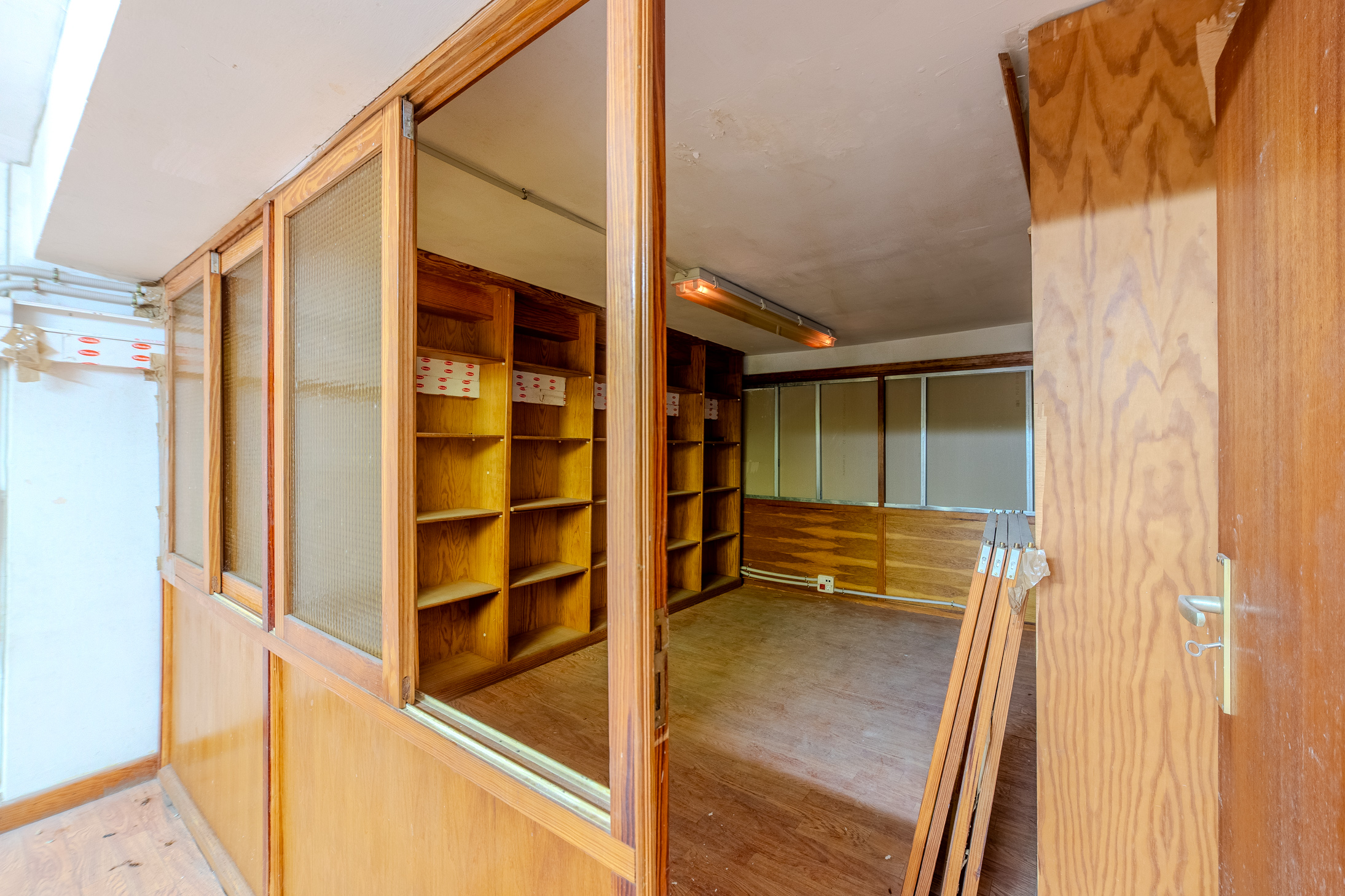 LOCAL COMERCIAL DE 300 M² EN CALLE PORLIER CON OPCIÓN DE DIVISIÓN EN DOS UNIDADES.