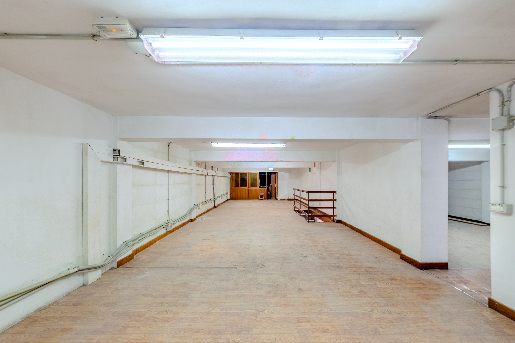 LOCAL COMERCIAL DE 300 M² EN CALLE PORLIER CON OPCIÓN DE DIVISIÓN EN DOS UNIDADES.